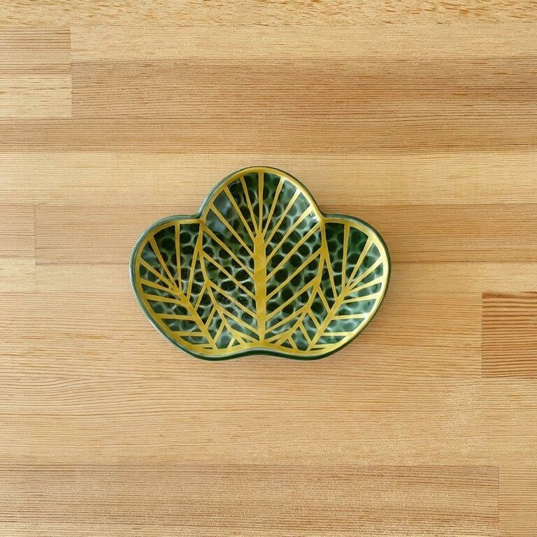 Arita Yaki (Ware) Gold Pine Needle-Shaped Small Individual Plates Green / Kouraku Kiln