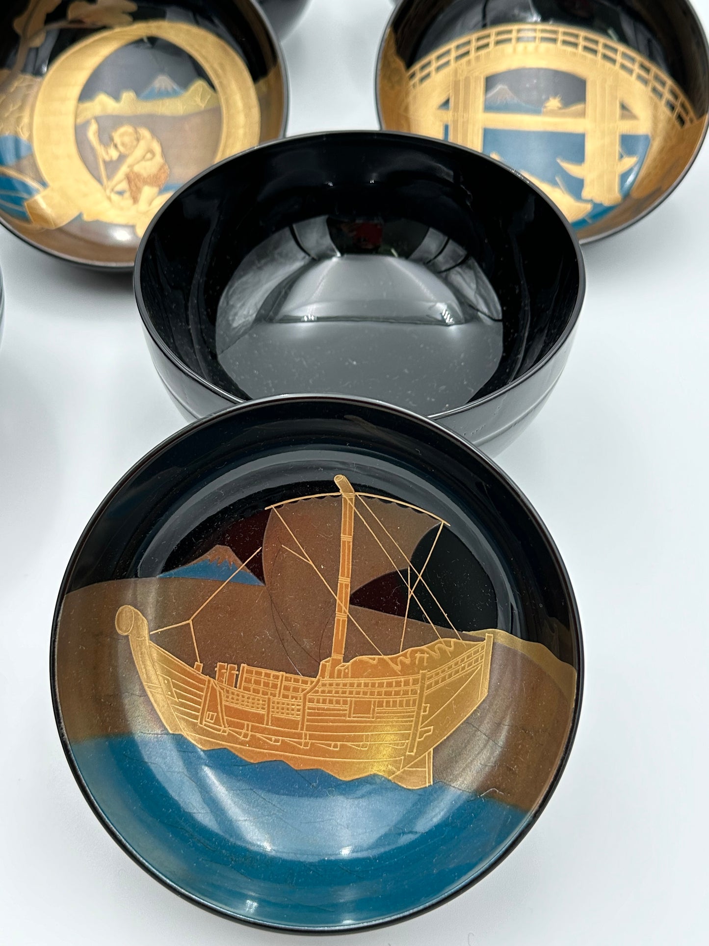 Wajima Lacquerware Bowl with Five Views of Mount Fuji Illustration by Kihachi (5 pieces)