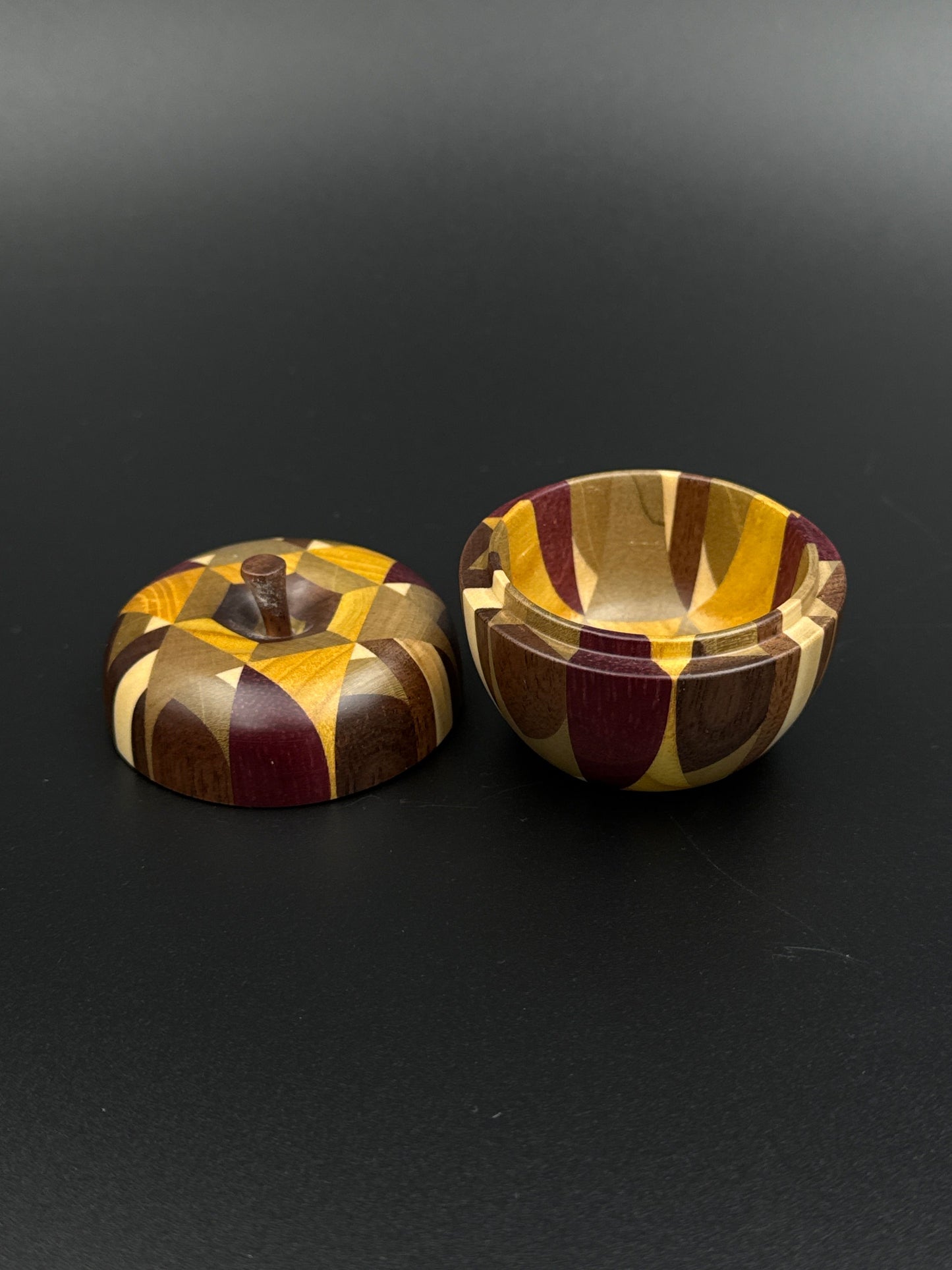 Hakone Yosegi Japanese Marquetry Apple-shaped Small Bowl