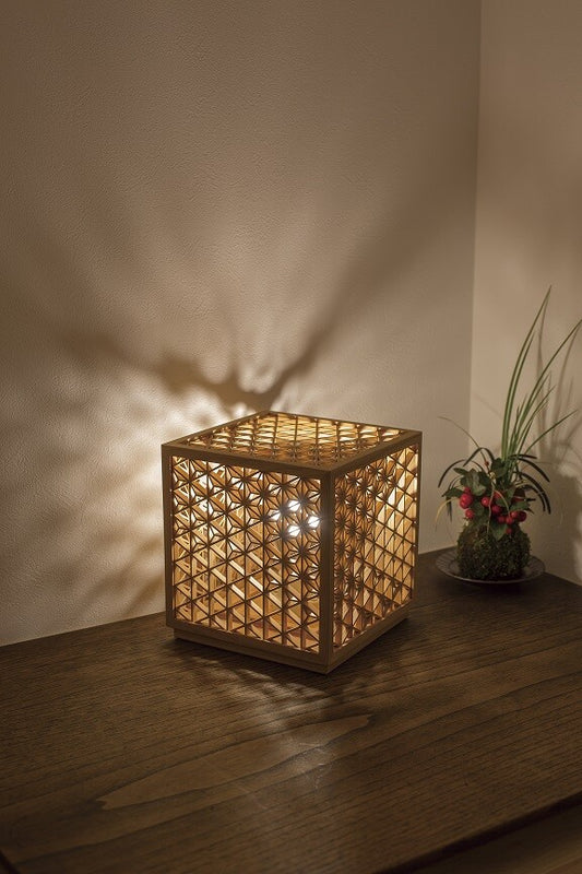 Niigata-Kamo Japanese-Style Lamp "Hemp Leaf"