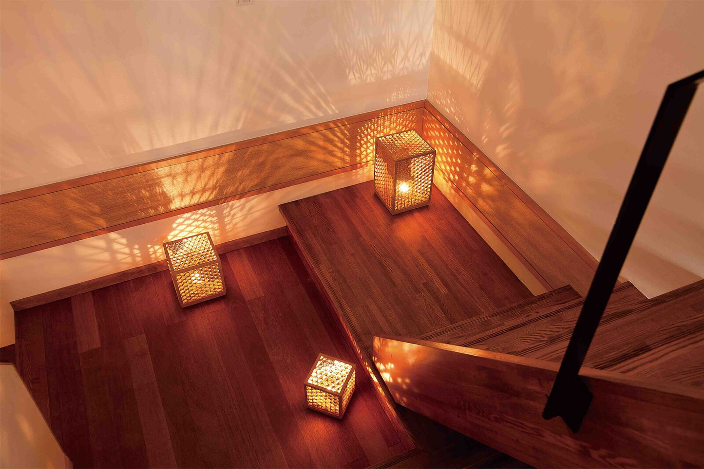 Niigata-Kamo Japanese-Style Lamp "Hemp Leaf"