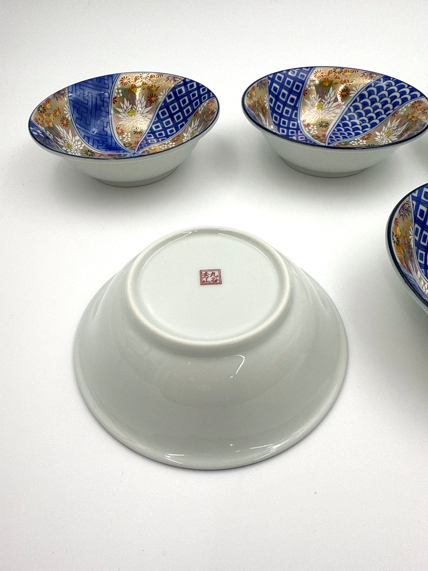Kutani Yaki (Ware) Small Bowls, Flowers with Gold Edge, Blue Background(Set of 5 plates)