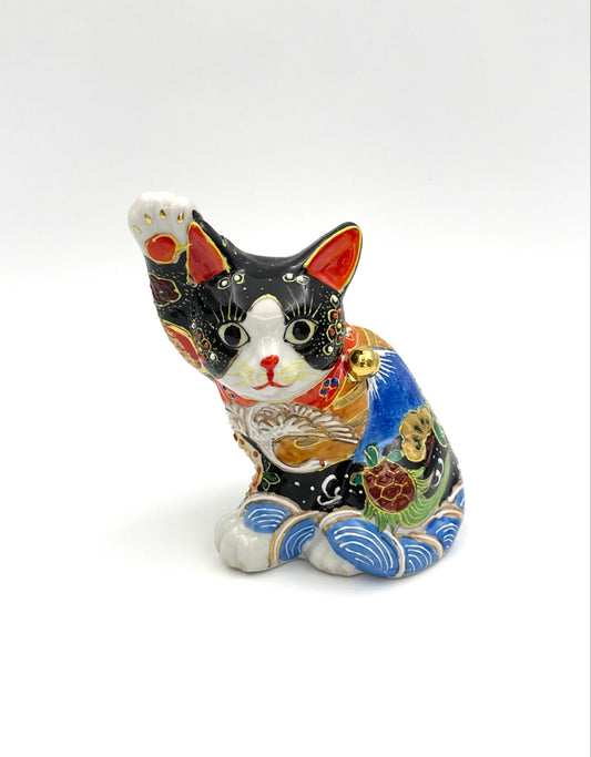 Kutani Yaki(Ware), Lucky Cat (White and Black)
