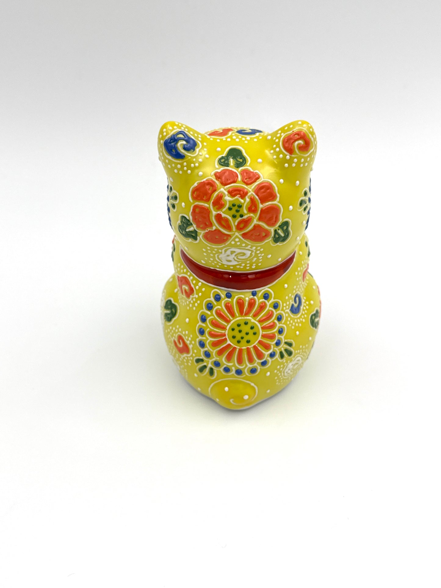 Kutani Yaki (Ware) Praying Cat (Yellow)