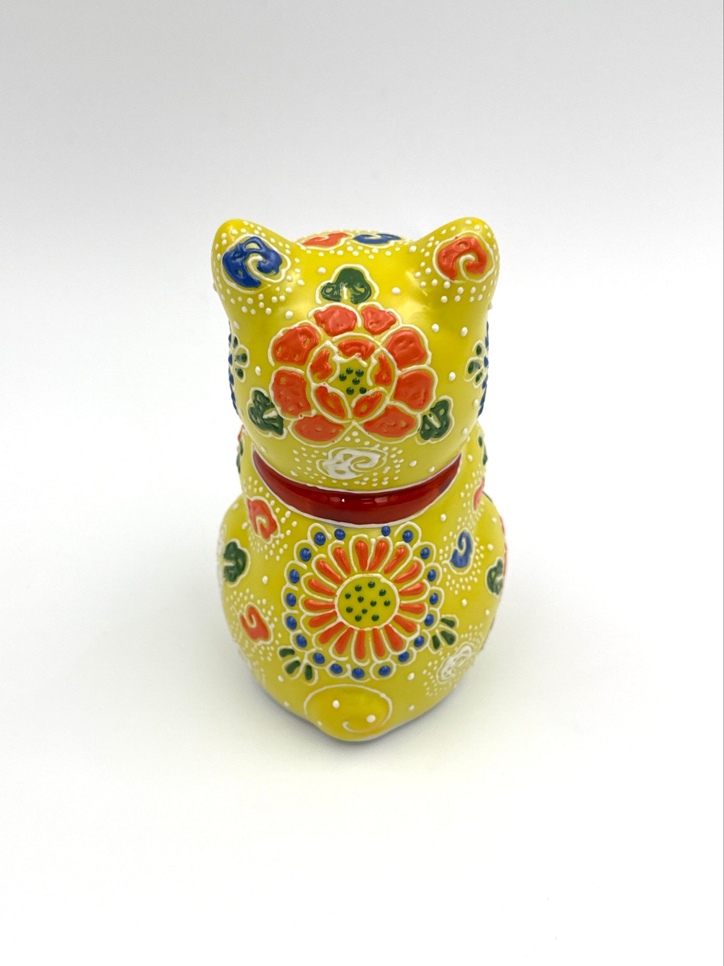 Kutani Yaki (Ware) Praying Cat (Yellow)