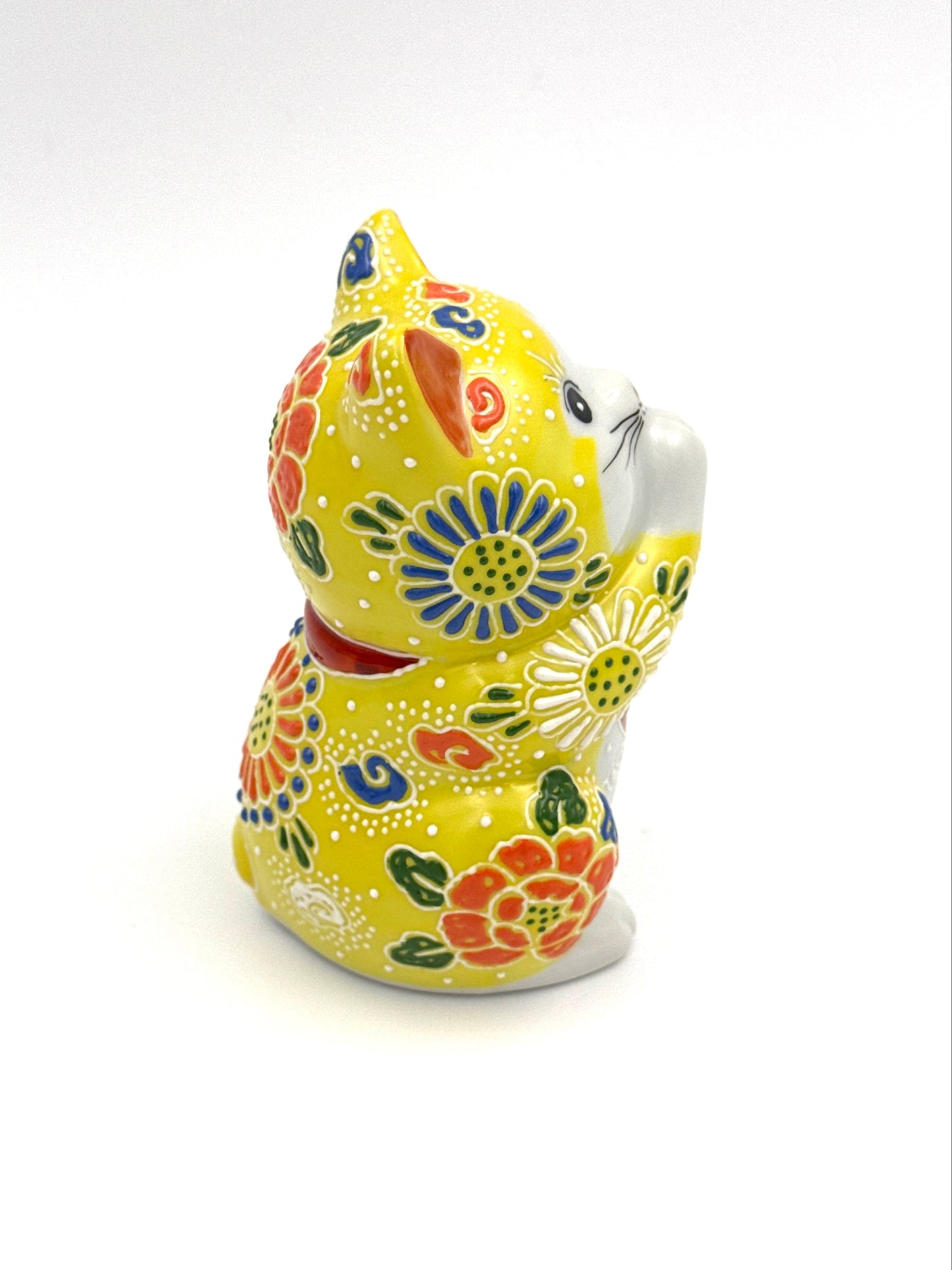 Kutani Yaki (Ware) Praying Cat (Yellow)