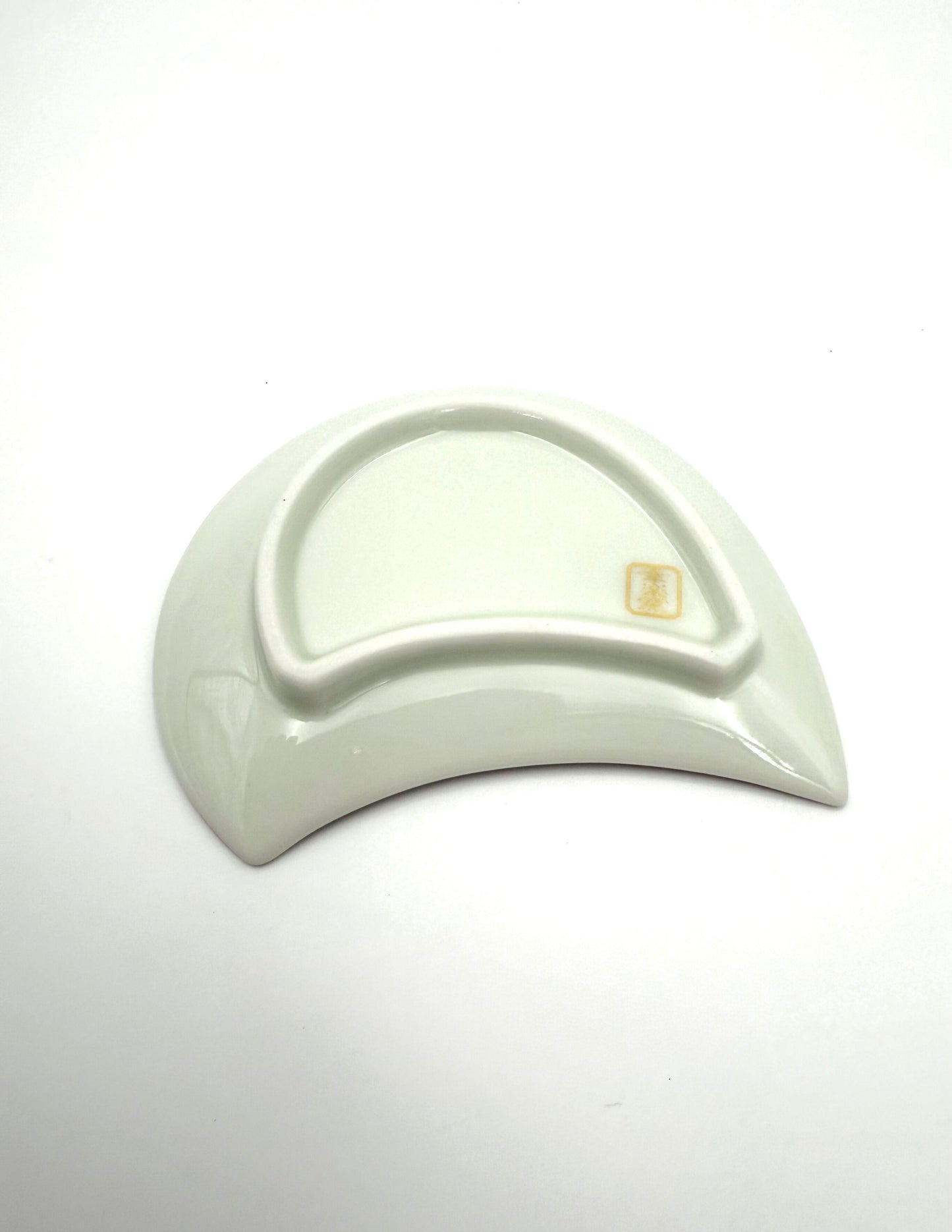 Arita Yaki (Ware) Plum Blossom Petal Plate (White)