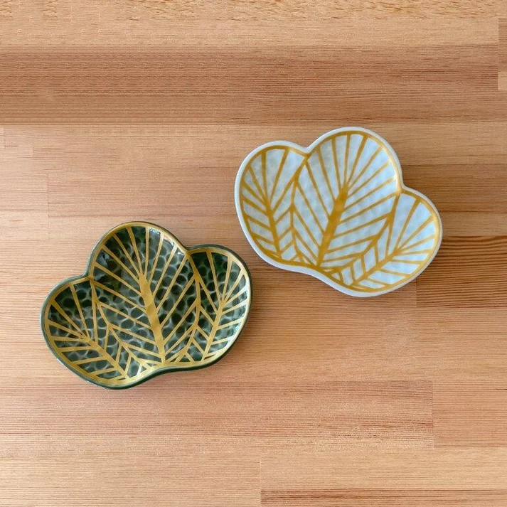 Arita Yaki (Ware) Gold Pine Needle-Shaped Small Individual Plates Green / Kouraku Kiln