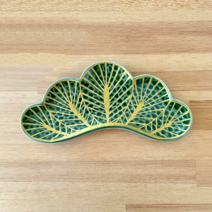 Arita Yaki (Ware) Gold Pine Needle-Shaped Appetizer Dish Green / Kouraku Kiln