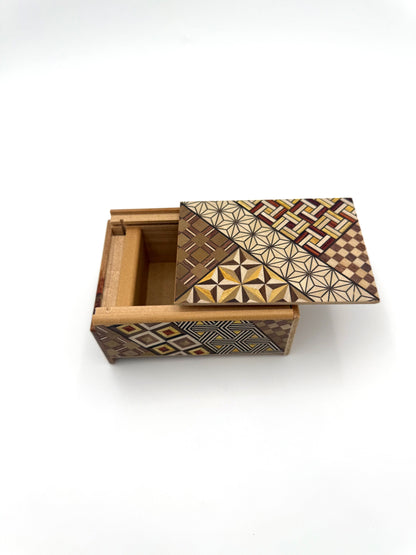 Hakone Yosegi Puzzle  Box (4 Steps)