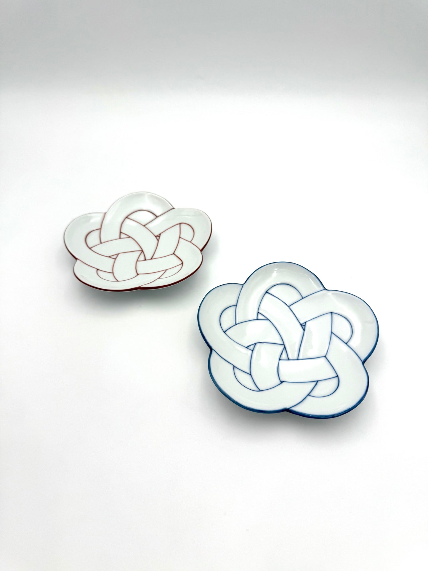 Arita Yaki (Ware) Gift Plate Set(Set of 2 plates)  with Wooden Box