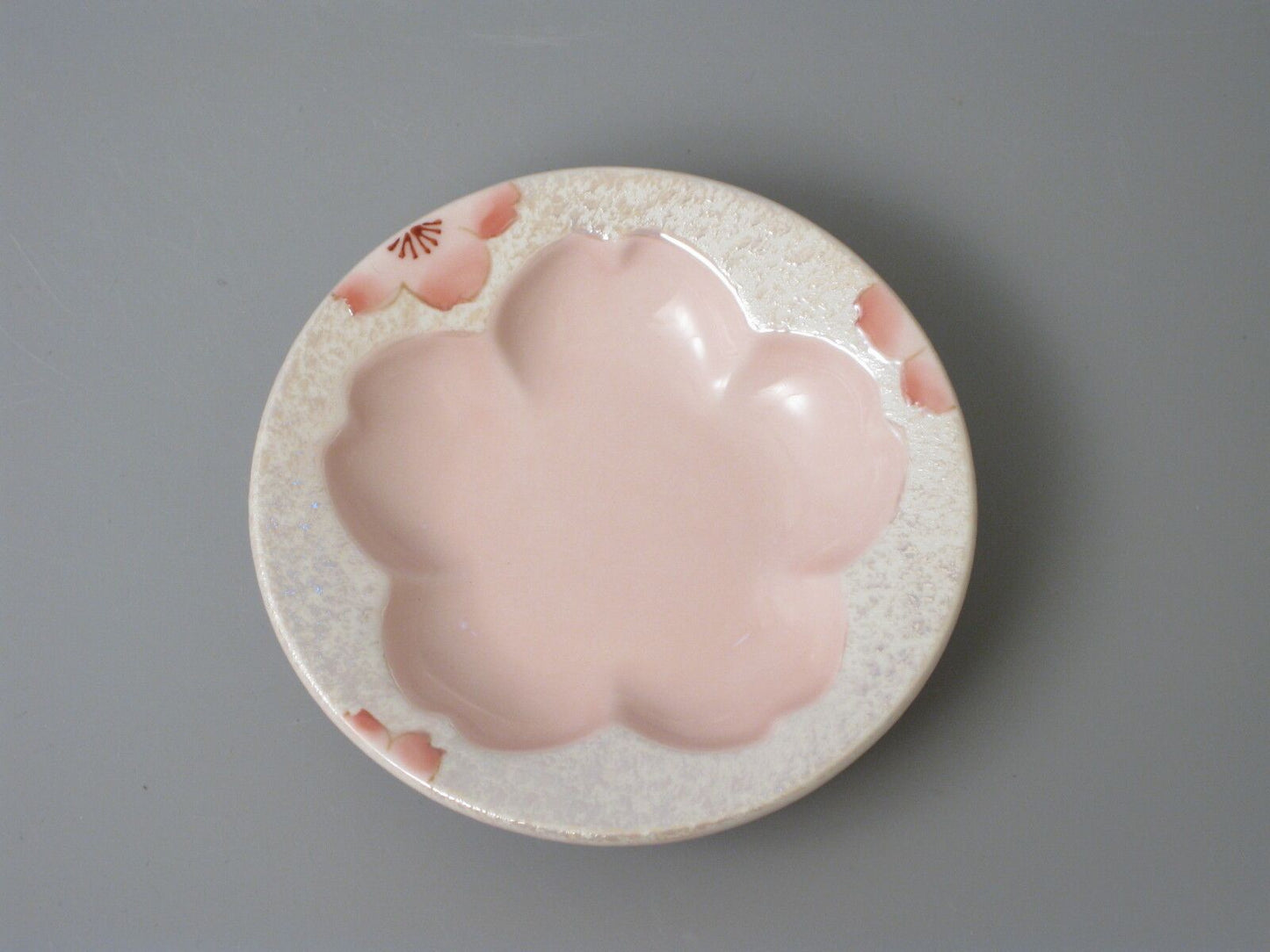 Arirta Yaki Small Dish, Sakura Shaped