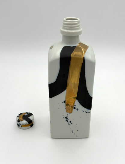 Arita Yaki (Ware) Zebra Gold Paint Long Squared Shochu Bottle (Screw Type Cap)