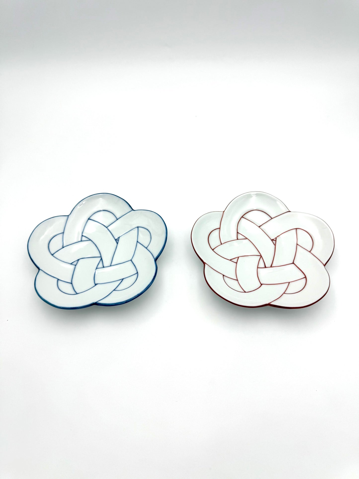 Arita Yaki (Ware) Gift Plate Set(Set of 2 plates)  with Wooden Box