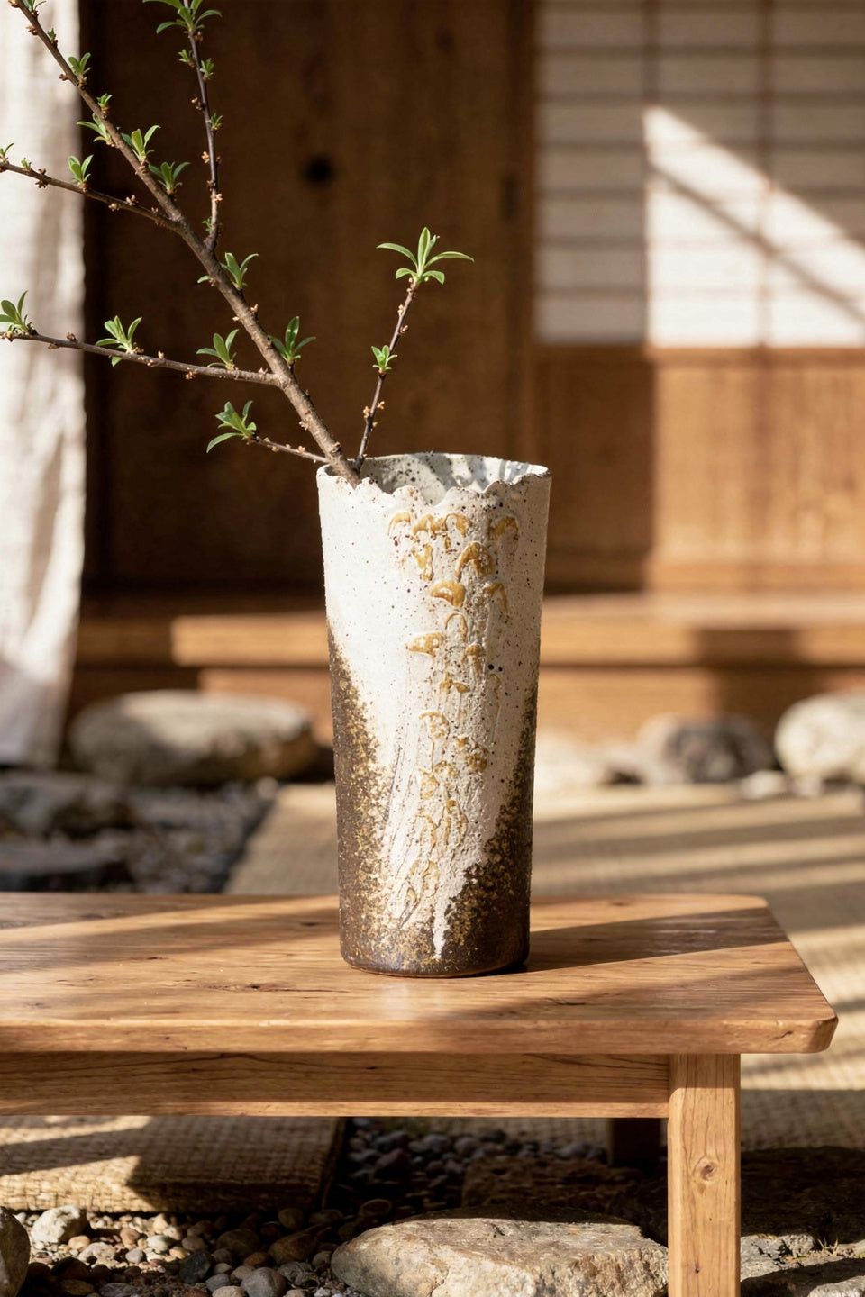 Shigaraki Yaki (Ware)  White and Gray Vase