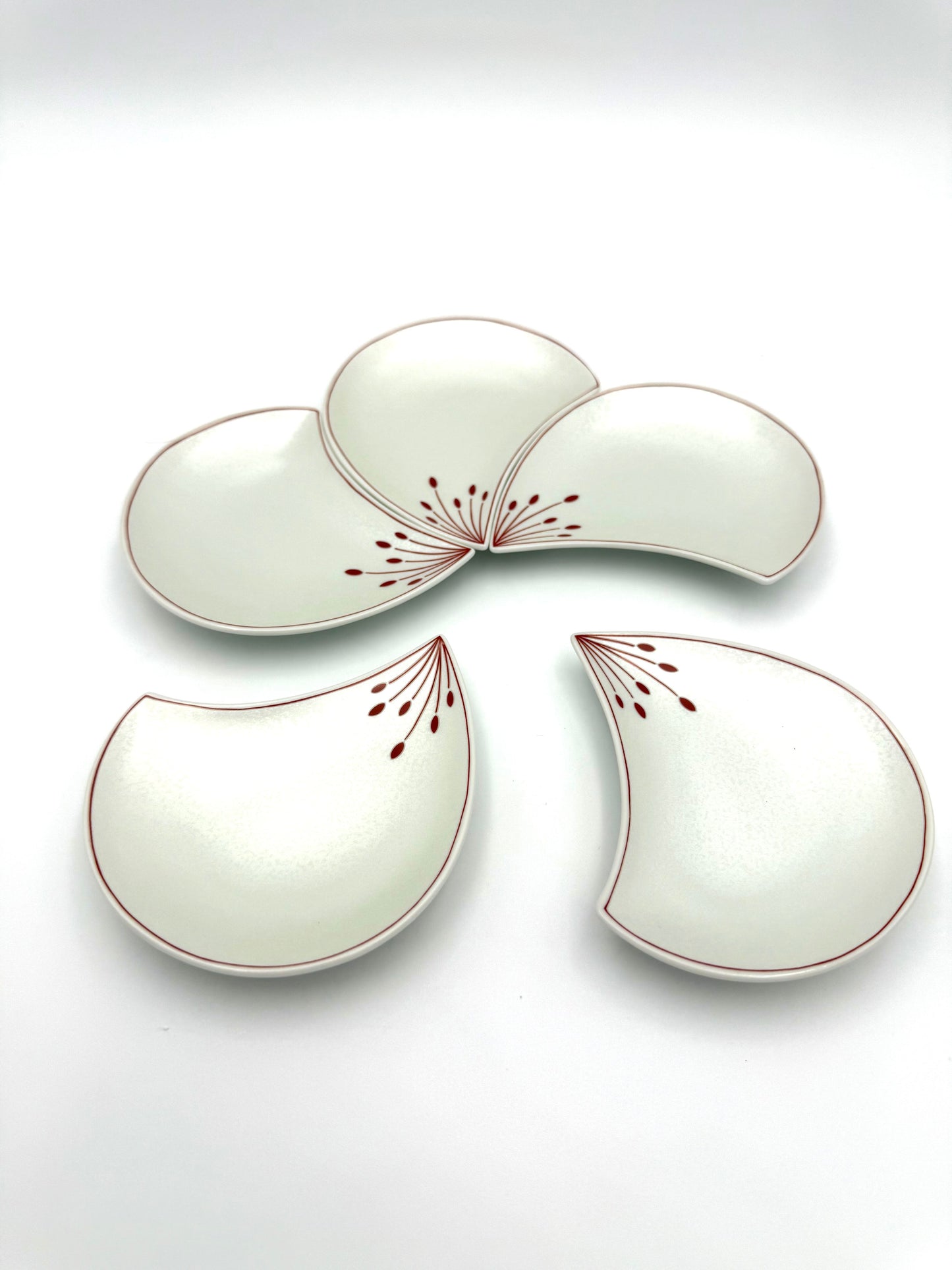 Arita Yaki (Ware) Plum Blossom Petal Plate (White)