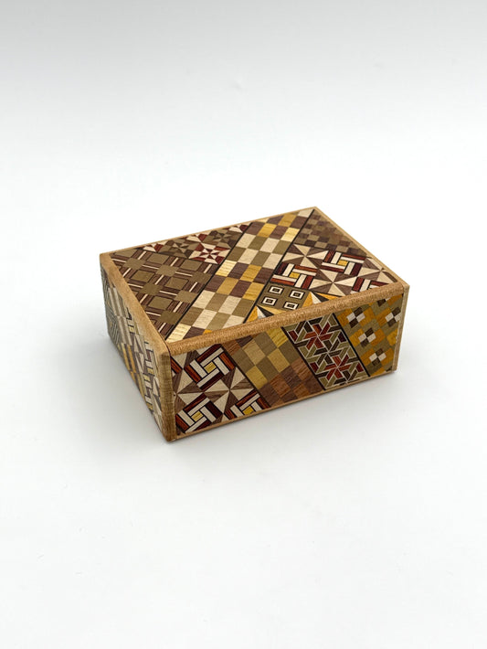 Hakone Yosegi Puzzle  Box (4 Steps)