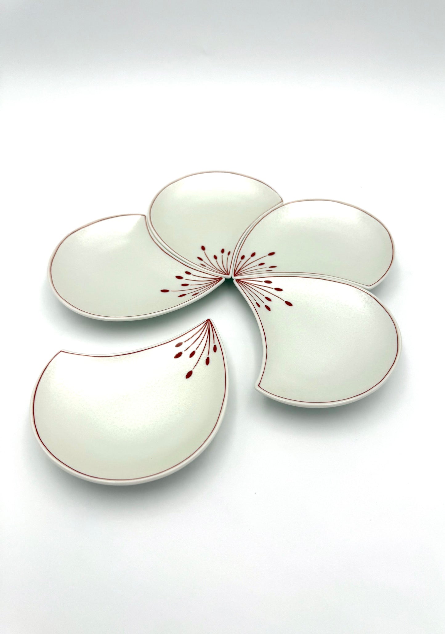 Arita Yaki (Ware) Plum Blossom Petal Plate (White)
