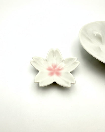 Kutani Yaki  Sakura Shaped Small Dish Set (2 Pcs, White)